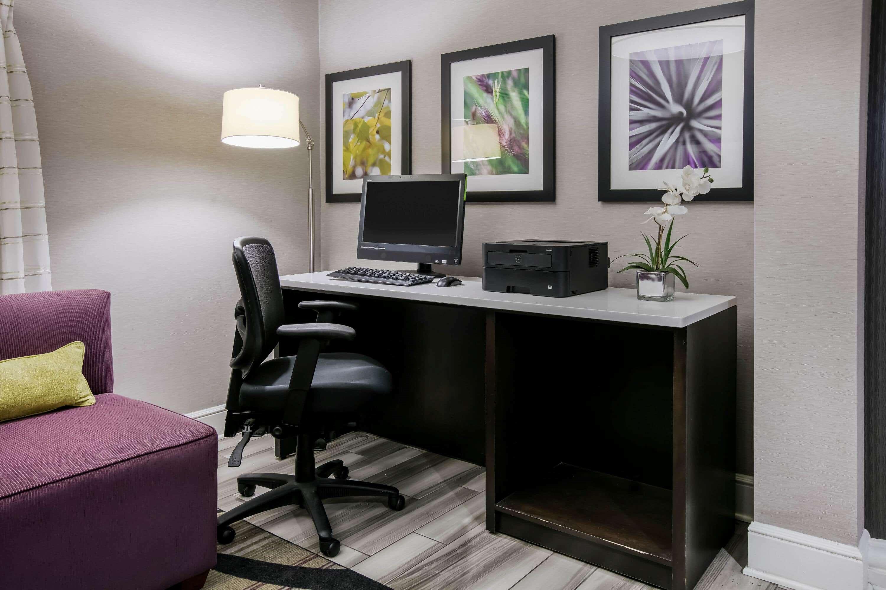La Quinta Inn By Wyndham Dallas Uptown Exterior photo